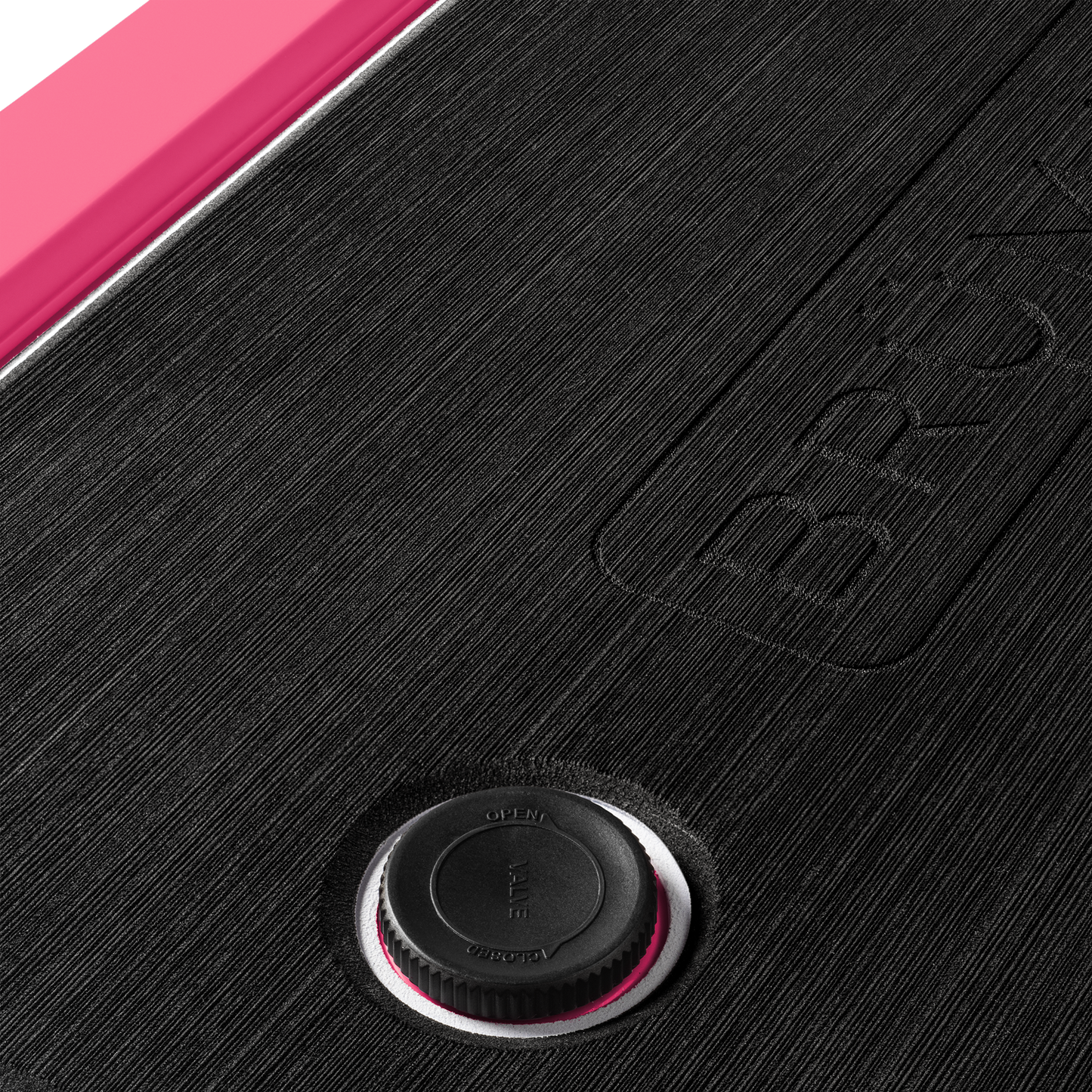 brutank-f2 brutank-55qt-neonpink-vent.png