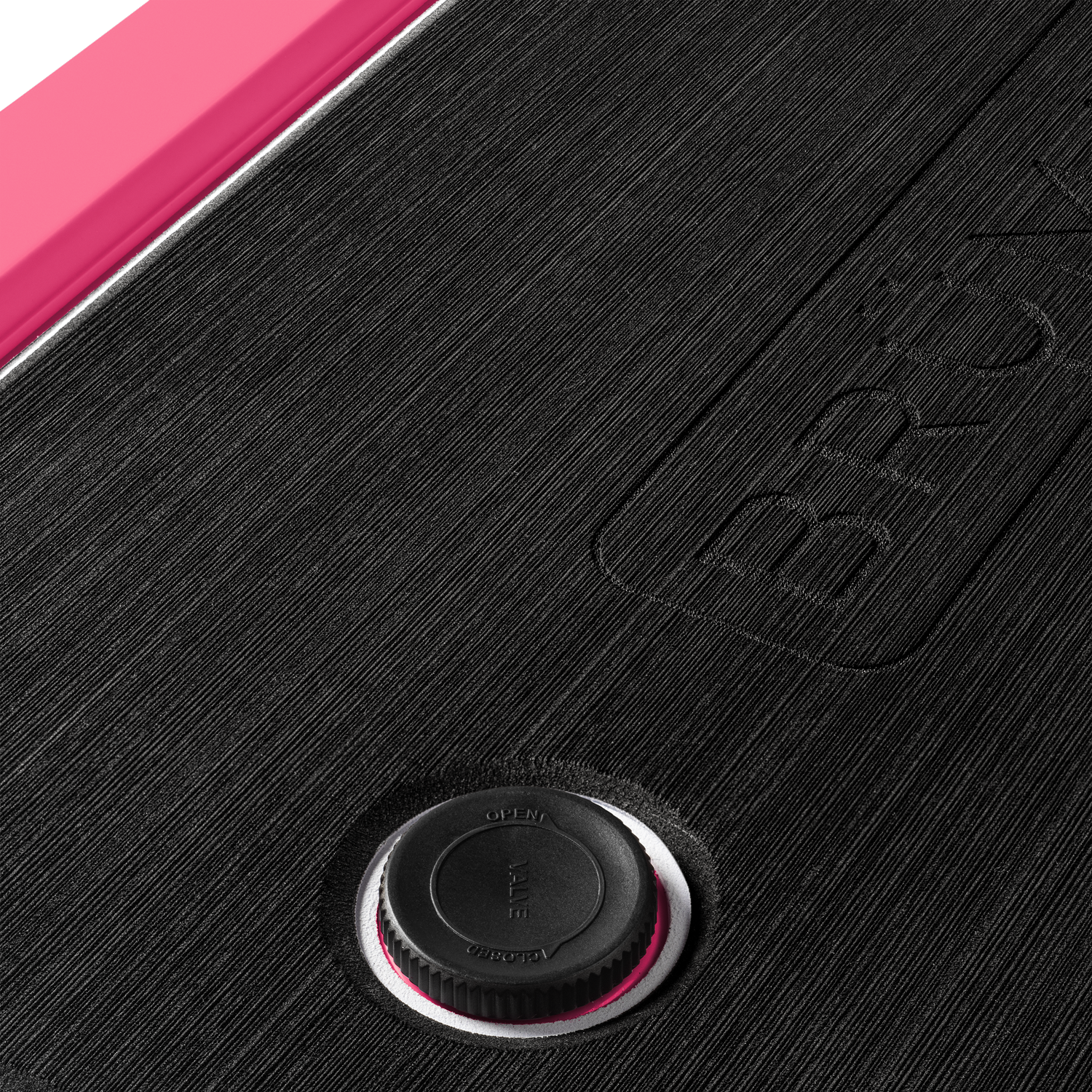 brutank-f2 brutank-55qt-neonpink-vent.png